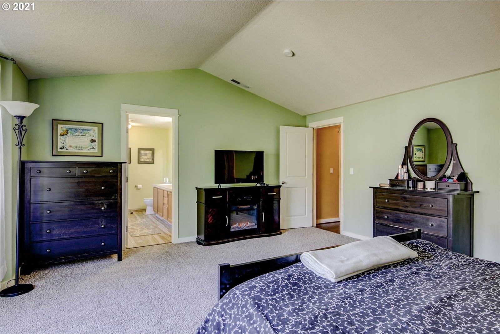 38825 Haskins St, Sandy, OR 97055