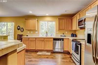 38825 Haskins St, Sandy, OR 97055