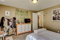 38825 Haskins St, Sandy, OR 97055