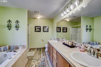 38825 Haskins St, Sandy, OR 97055