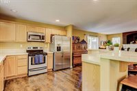 38825 Haskins St, Sandy, OR 97055