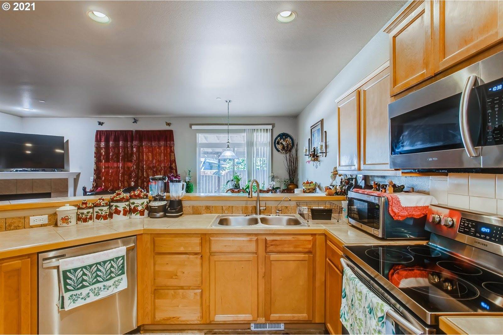 457 North 7TH Ave, Cornelius, OR 97113