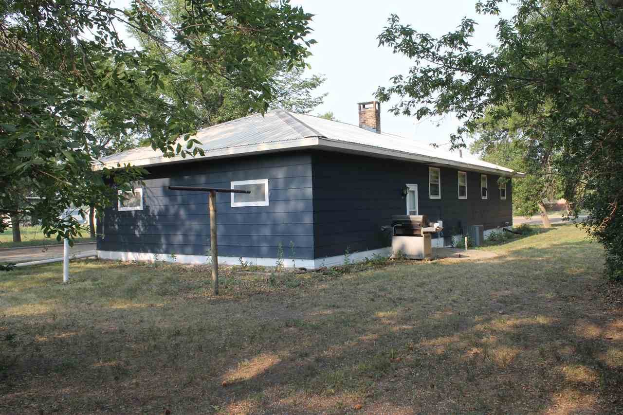 212 NW 2nd Ave, Parshall, ND 58770