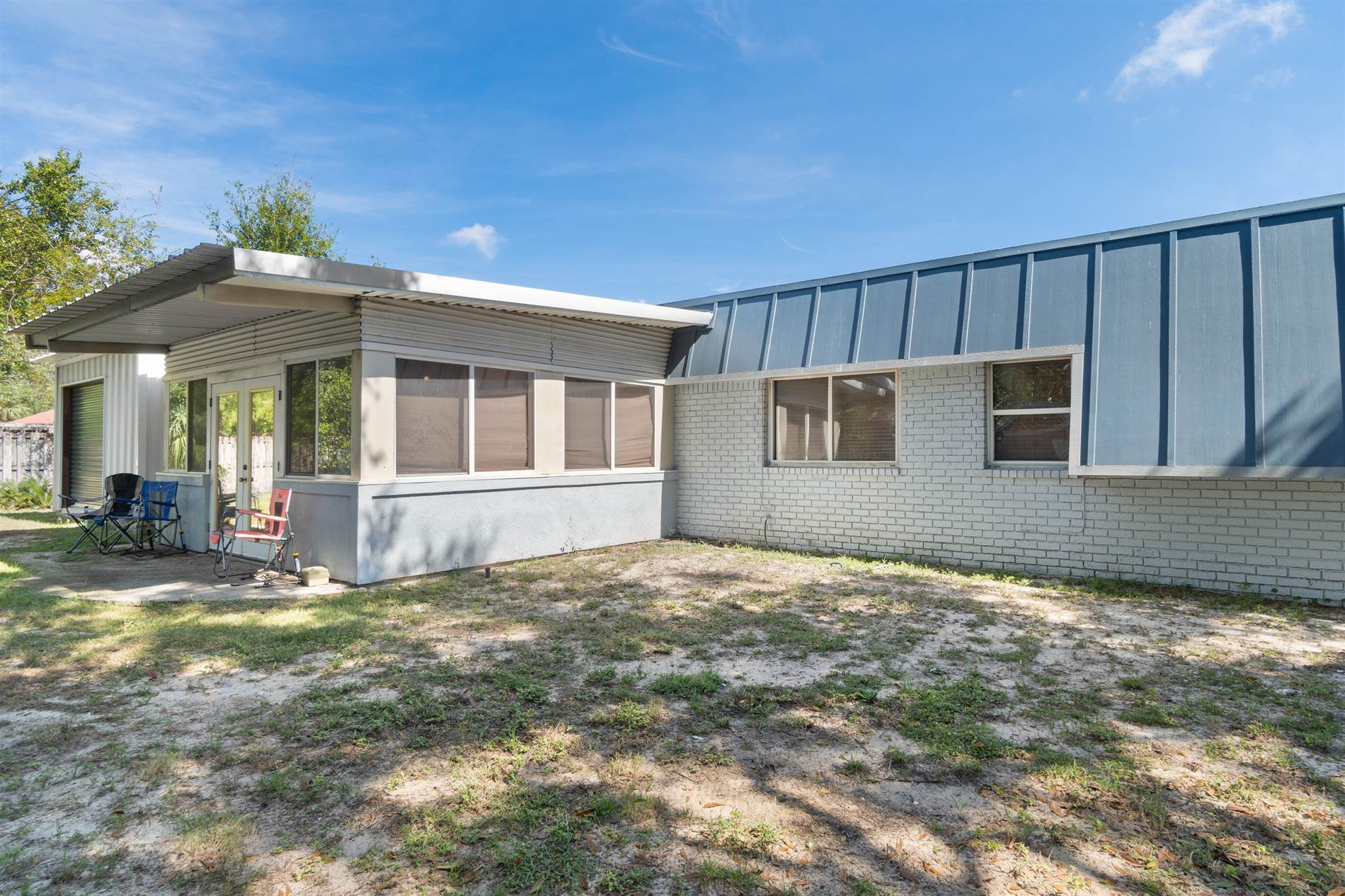 225 Florida Ave, Gulf Breeze, FL 32561