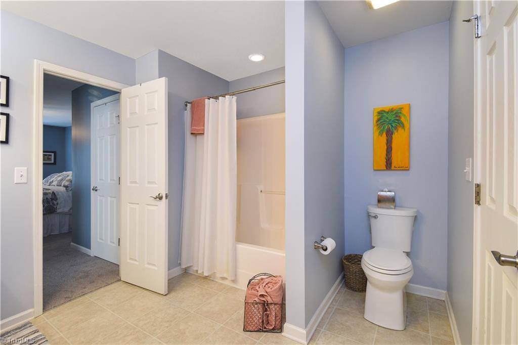 19 Saint Christopher Square, Greensboro, NC 27410