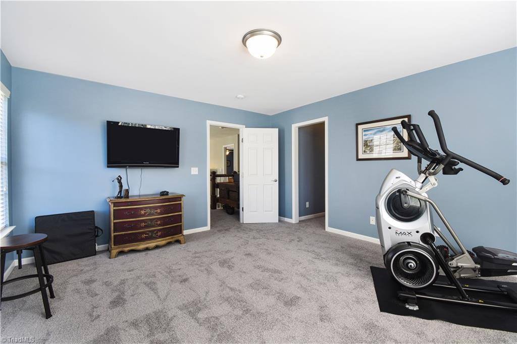 19 Saint Christopher Square, Greensboro, NC 27410