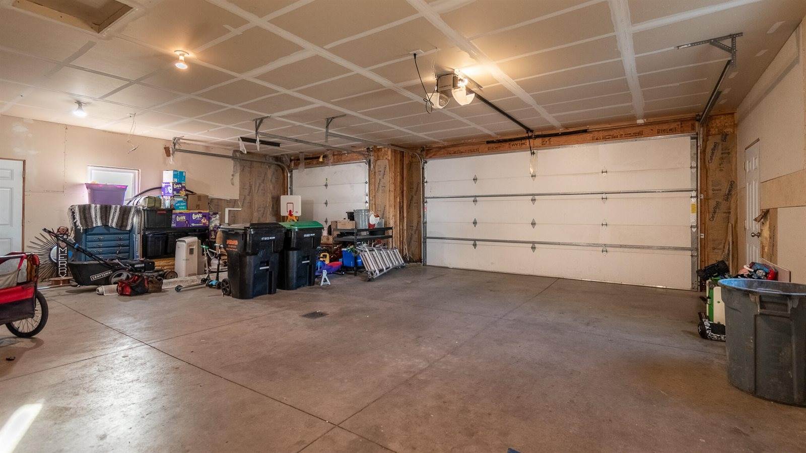 6500 Edgerly Lane, Lincoln, ND 58504