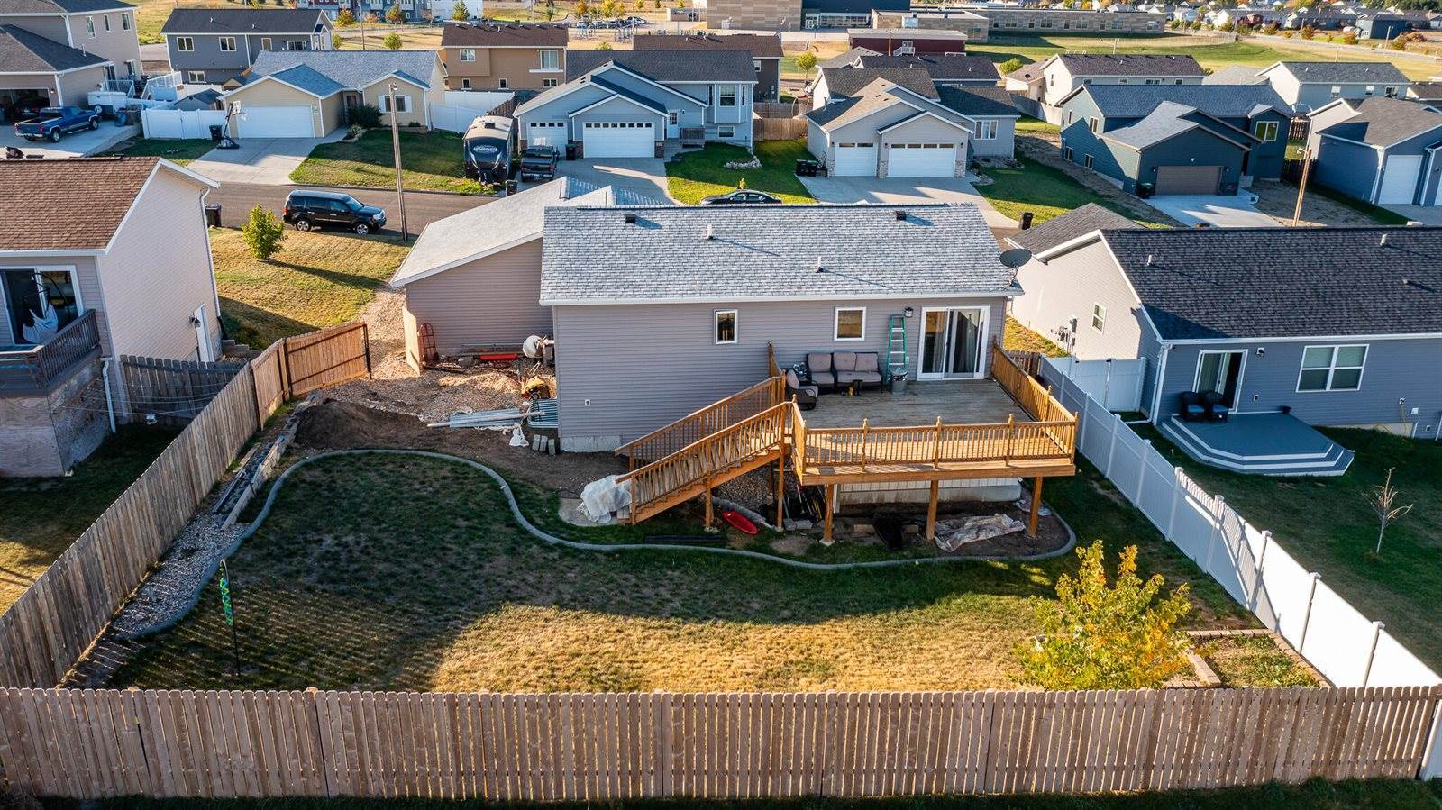 6500 Edgerly Lane, Lincoln, ND 58504