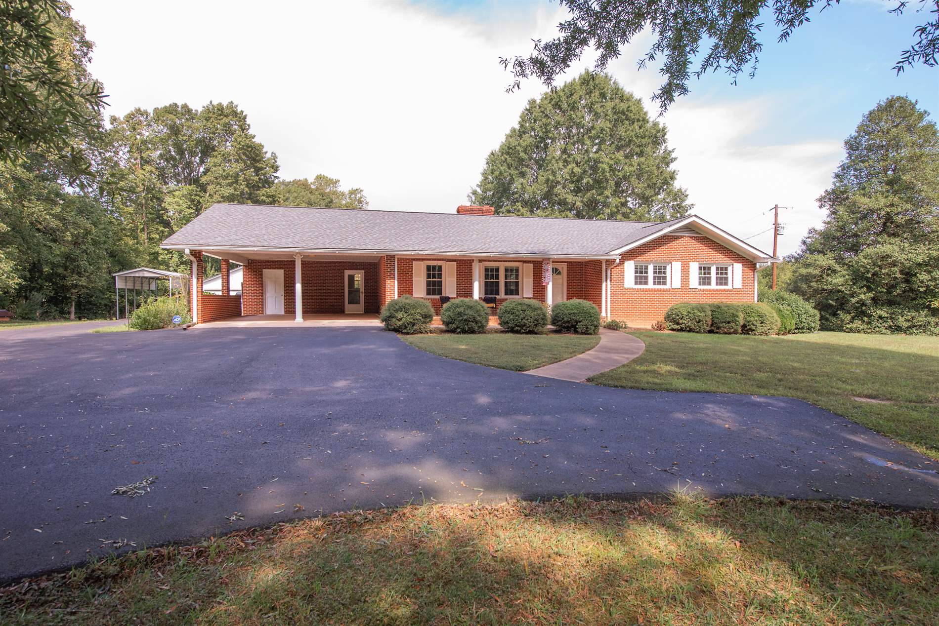 3438 Huguenot Trail, Powhatan, VA 23139