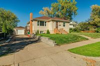 504 20th Street, Bismarck, ND 58501