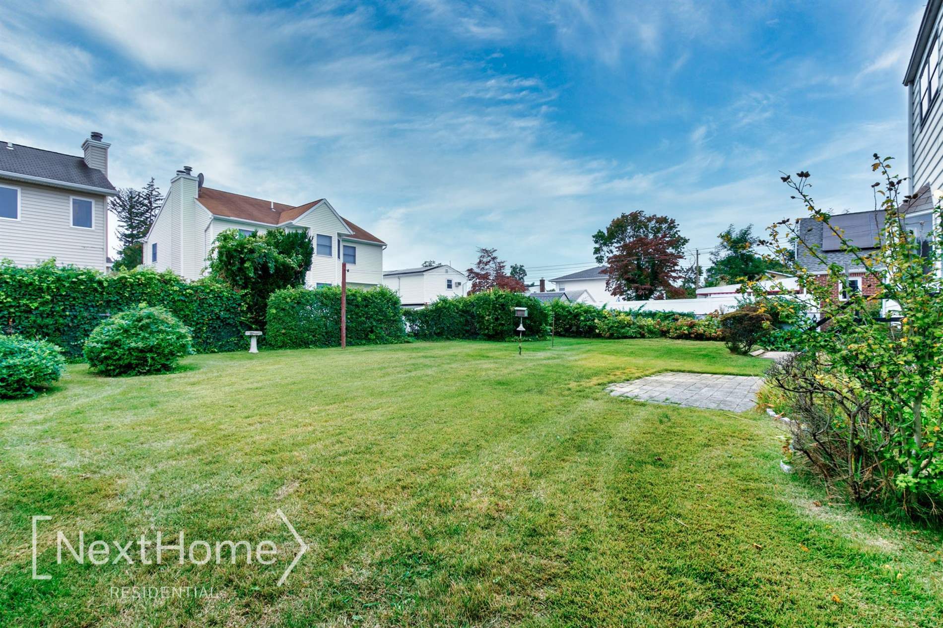 8 Lee Avenue, Albertson, NY 11507