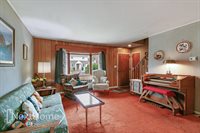 8 Lee Avenue, Albertson, NY 11507