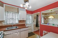 8 Lee Avenue, Albertson, NY 11507