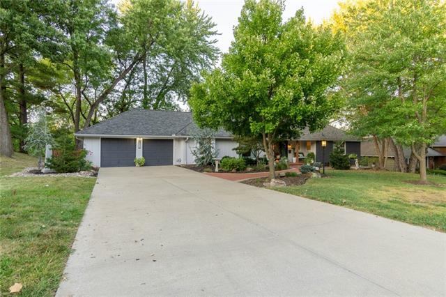 2216 West 103rd Terrace, Leawood, KS 66206