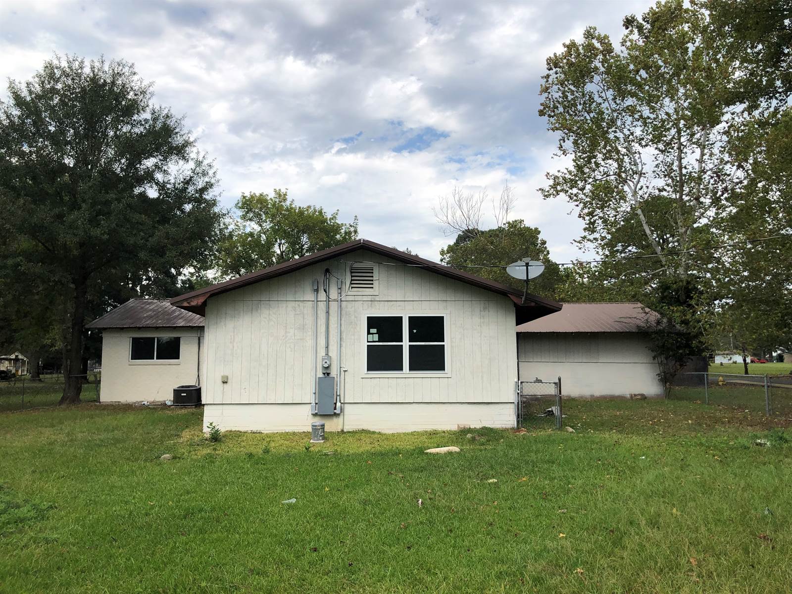 128 Oak St, Redwater, TX 75573