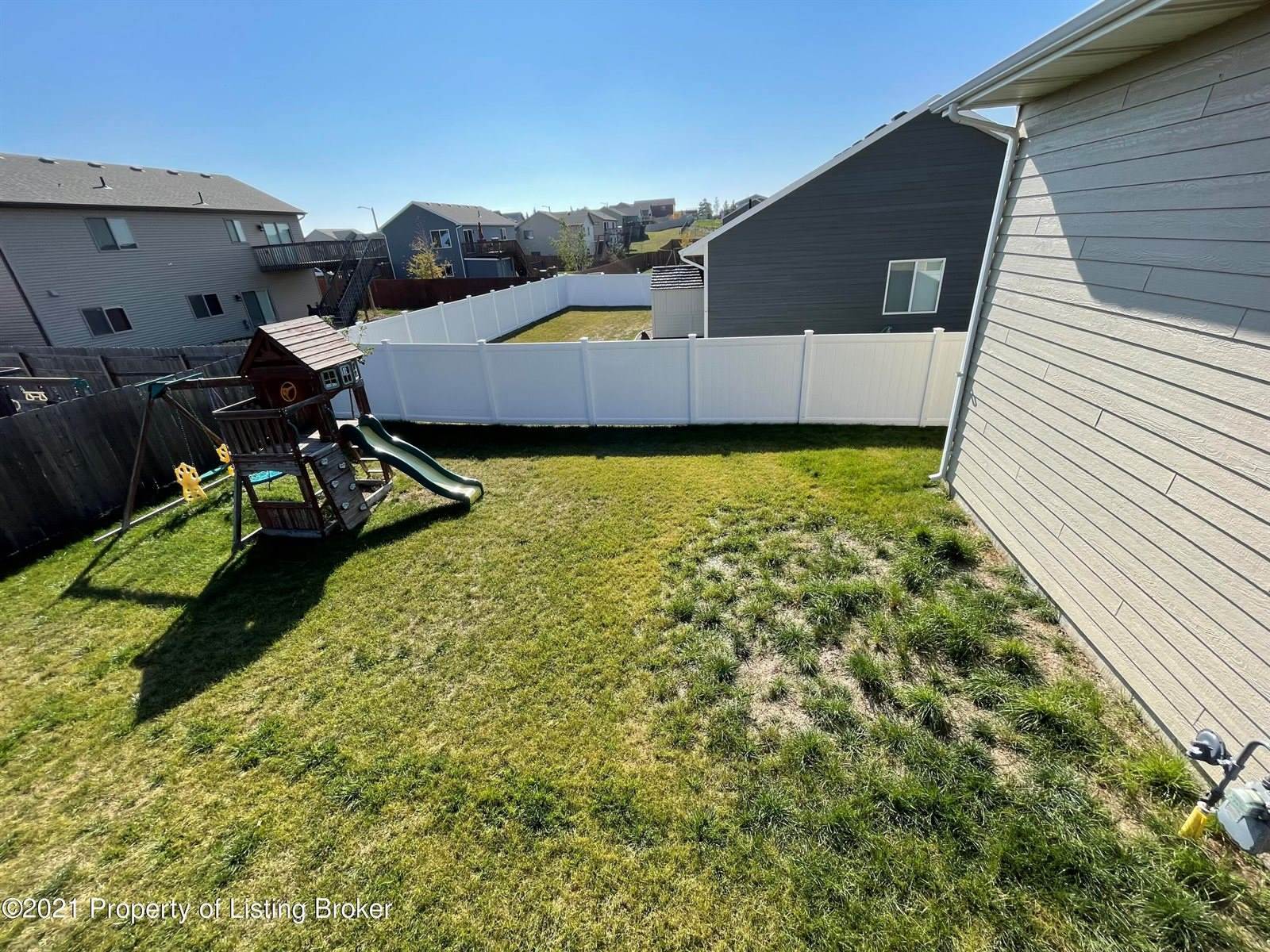 1998 3rd Avenue East, Dickinson, ND 58601