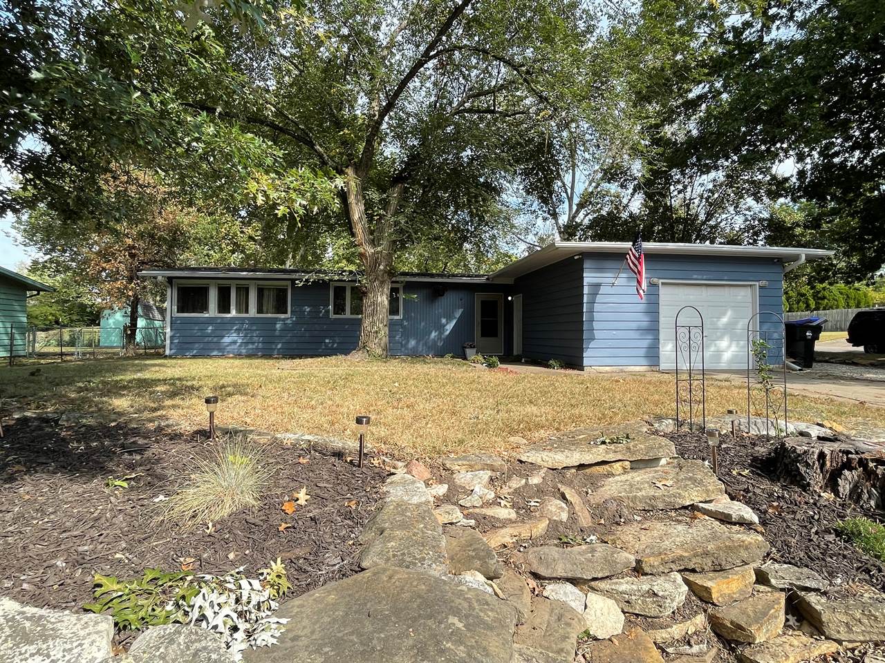 1300 SW Cornwall ST, Topeka, KS 66611