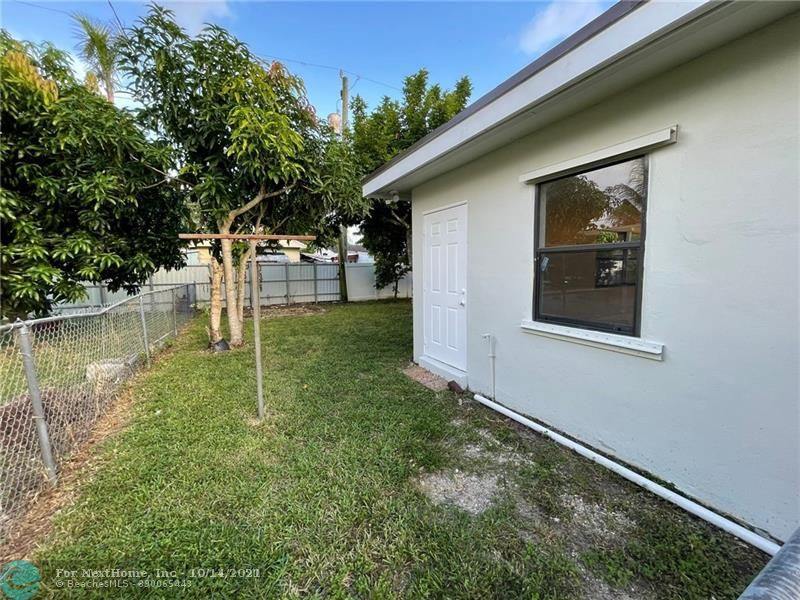 1810 SW 65th Ave, North Lauderdale, FL 33068