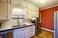 1315 S 52 Street, Omaha, NE 68106