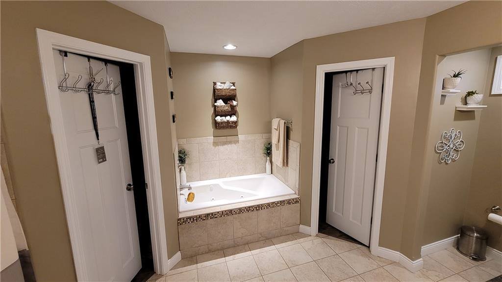 4364 Westminster Place, Columbus, IN 47201