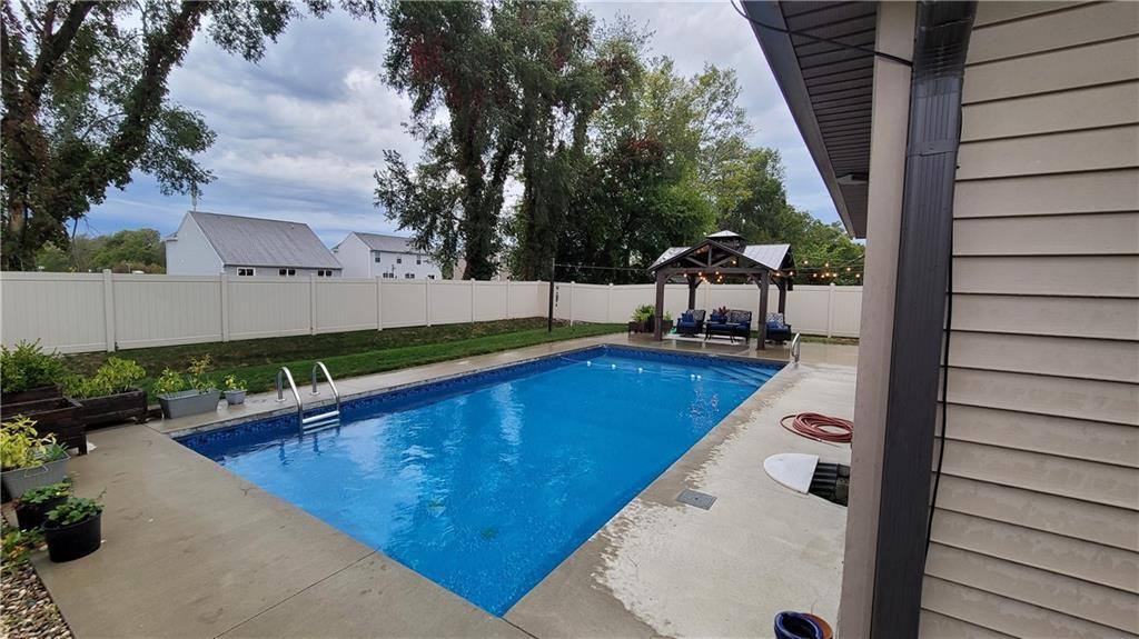 4364 Westminster Place, Columbus, IN 47201