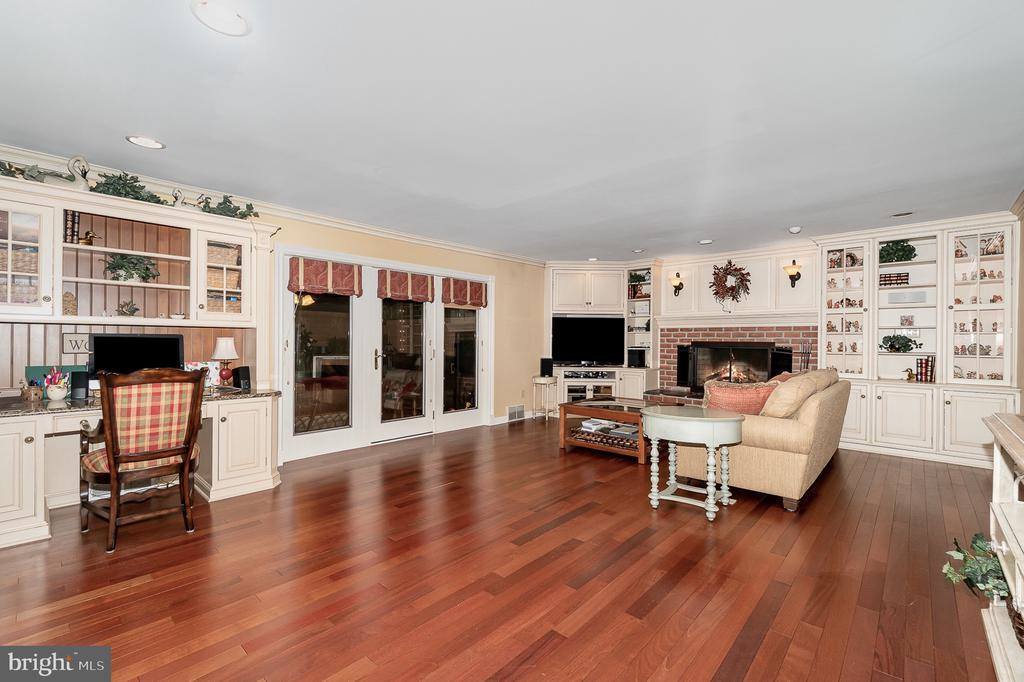 306 West Elmwood Avenue, Mechanicsburg, PA 17055