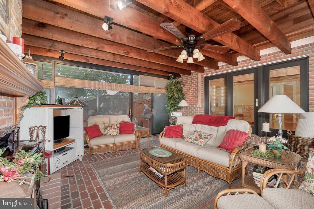 306 West Elmwood Avenue, Mechanicsburg, PA 17055