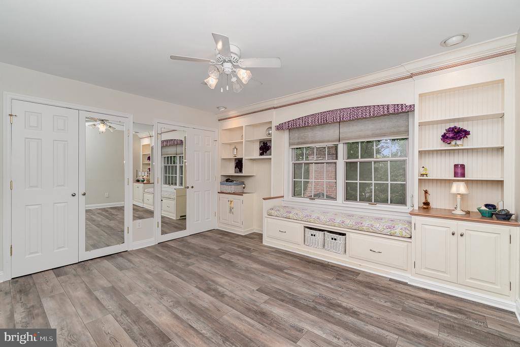 306 West Elmwood Avenue, Mechanicsburg, PA 17055