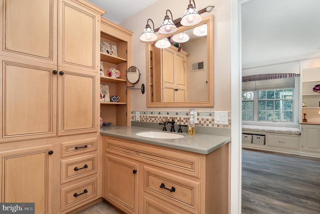 306 West Elmwood Avenue, Mechanicsburg, PA 17055