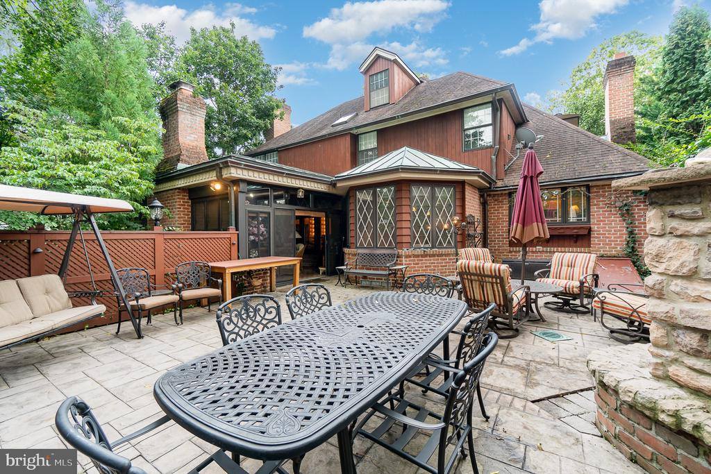 306 West Elmwood Avenue, Mechanicsburg, PA 17055