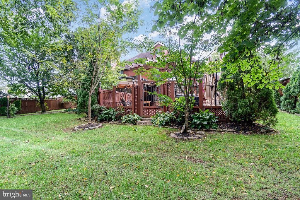 306 West Elmwood Avenue, Mechanicsburg, PA 17055