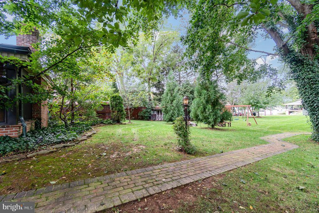 306 West Elmwood Avenue, Mechanicsburg, PA 17055