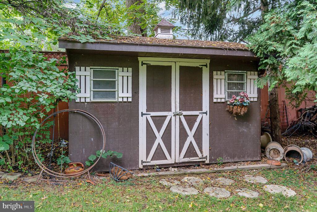 306 West Elmwood Avenue, Mechanicsburg, PA 17055