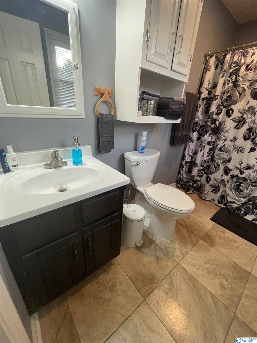 21095 Johnson Road, Athens, AL 35613