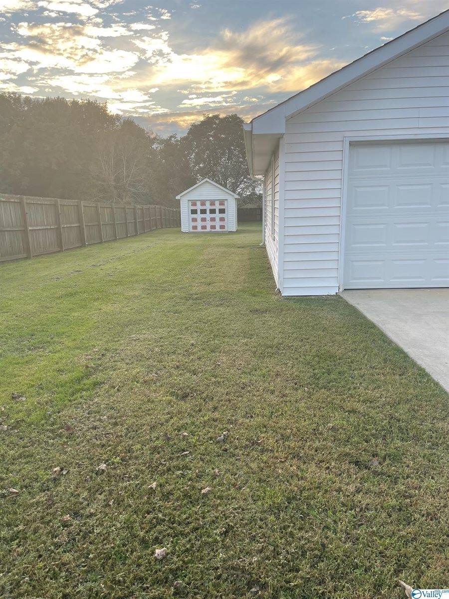 21095 Johnson Road, Athens, AL 35613