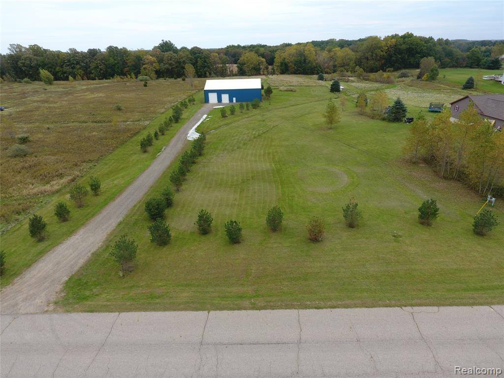 5260 Herrington Rd, Conway Township, MI 48892