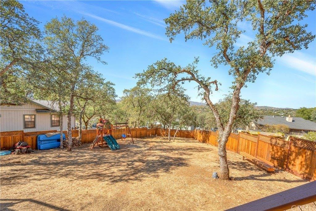 17283 Meadow View Drive, Hidden Valley Lake, CA 95467