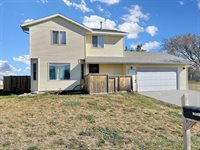 424 Lake St, Ray, ND 58849