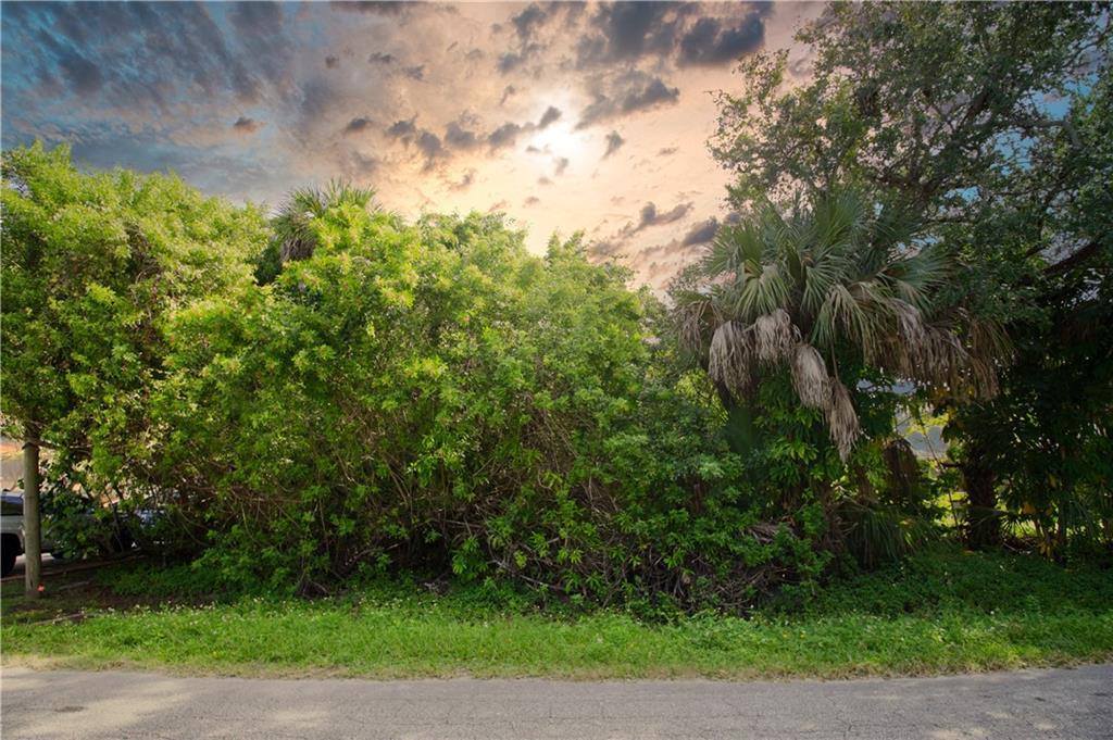 9430 Frangipani Drive, Vero Beach, FL 32963