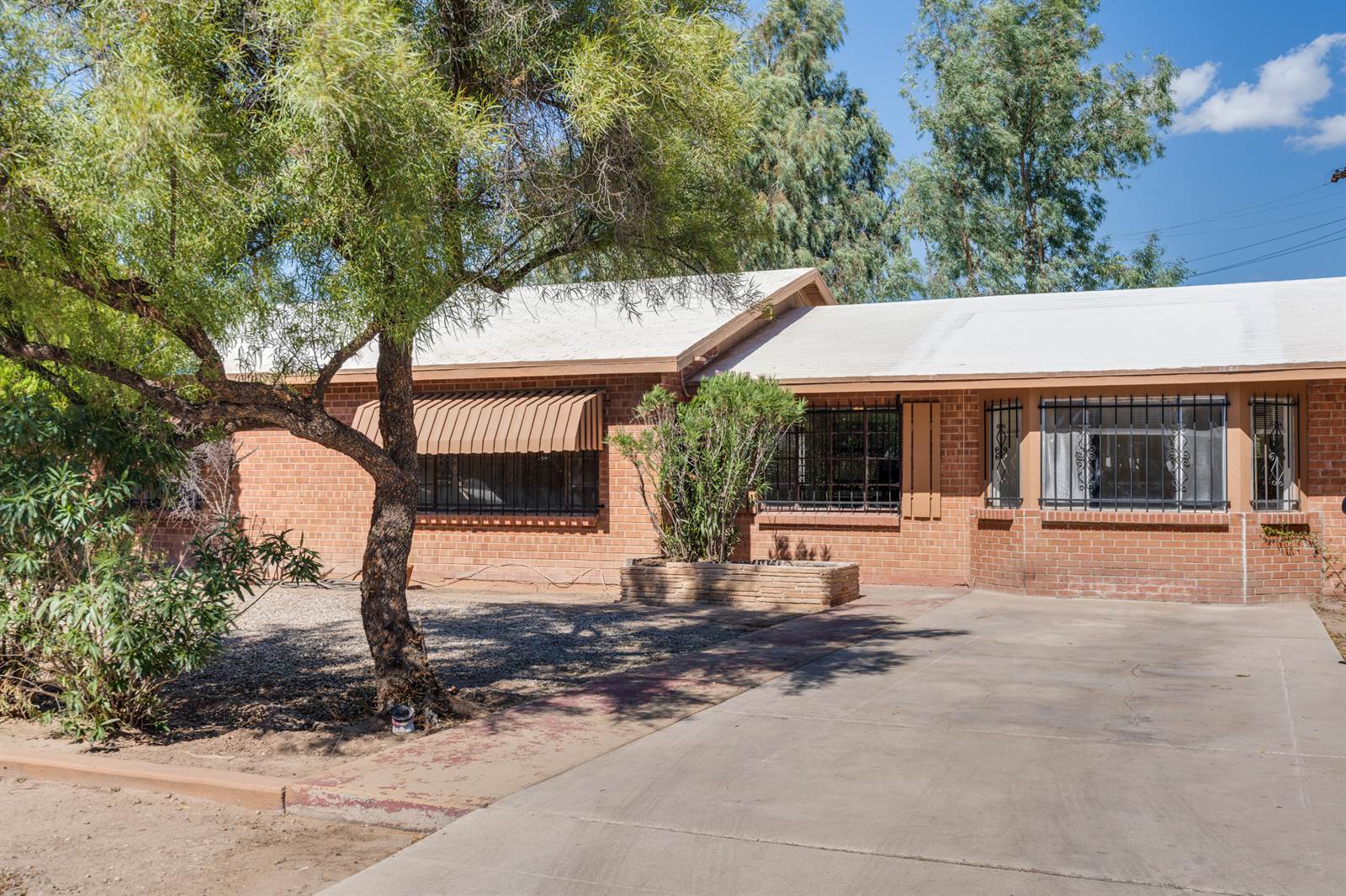 2715 E 23Rd Street, Tucson, AZ 85713