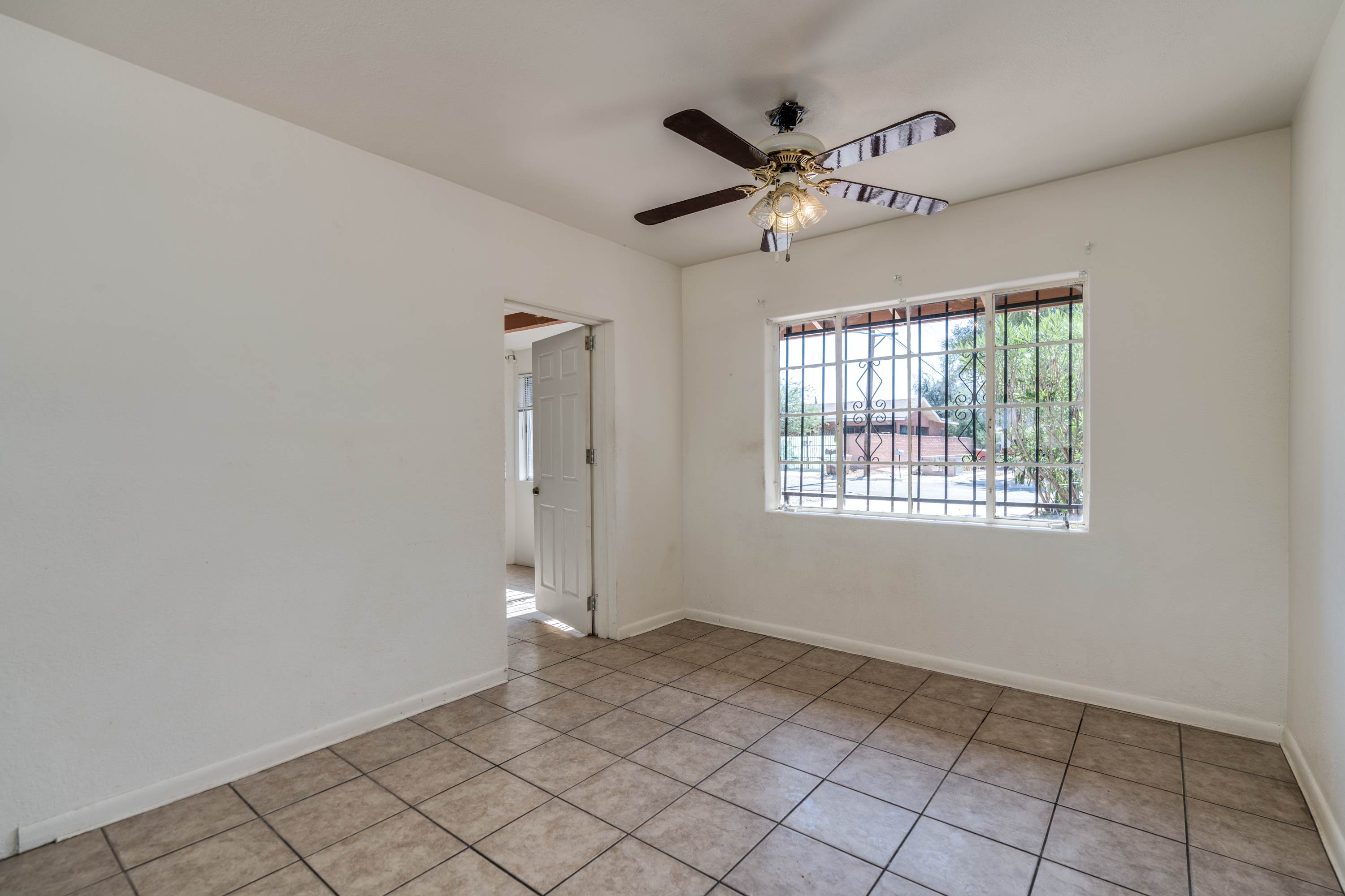 2715 E 23Rd Street, Tucson, AZ 85713