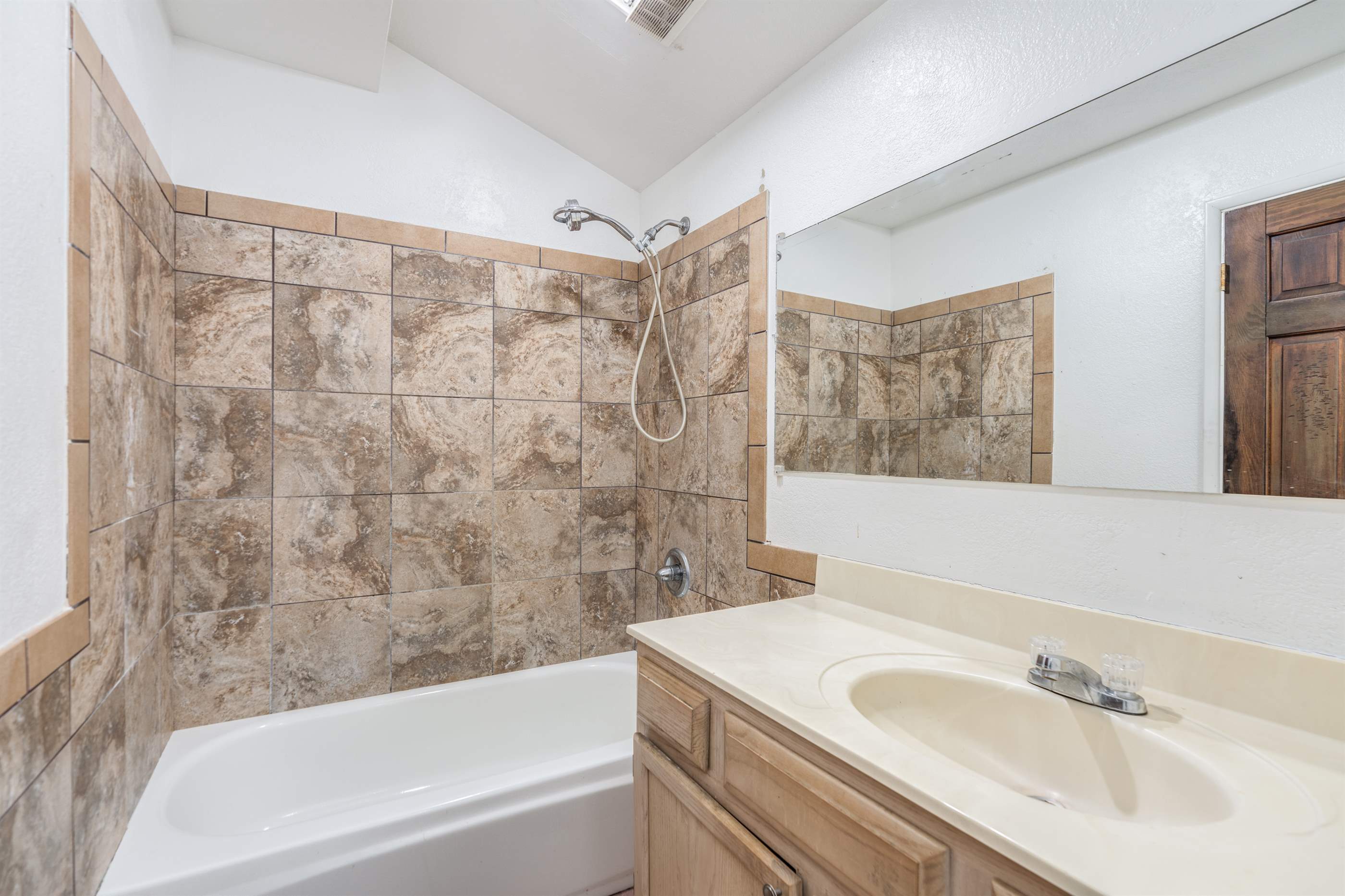 2715 E 23Rd Street, Tucson, AZ 85713