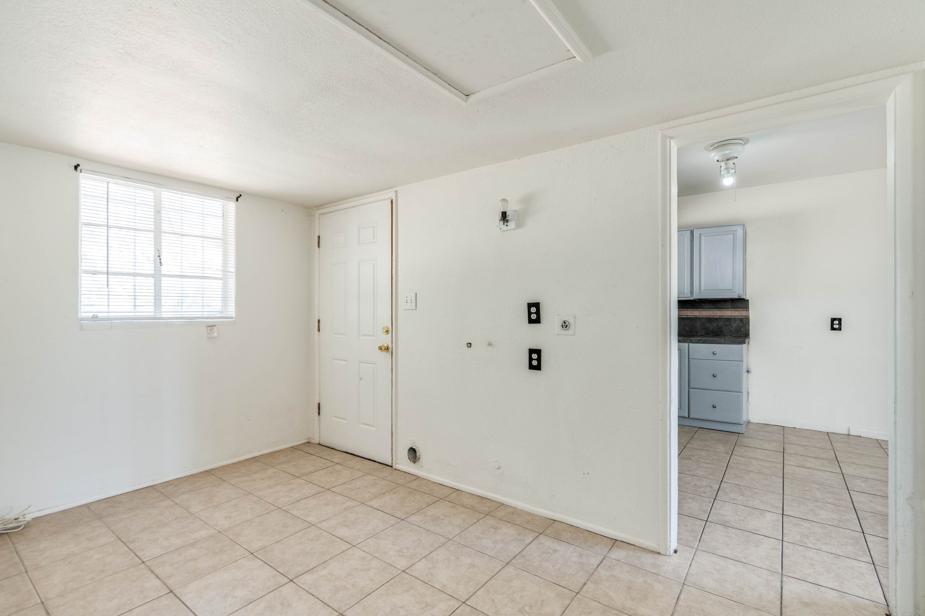 2715 E 23Rd Street, Tucson, AZ 85713