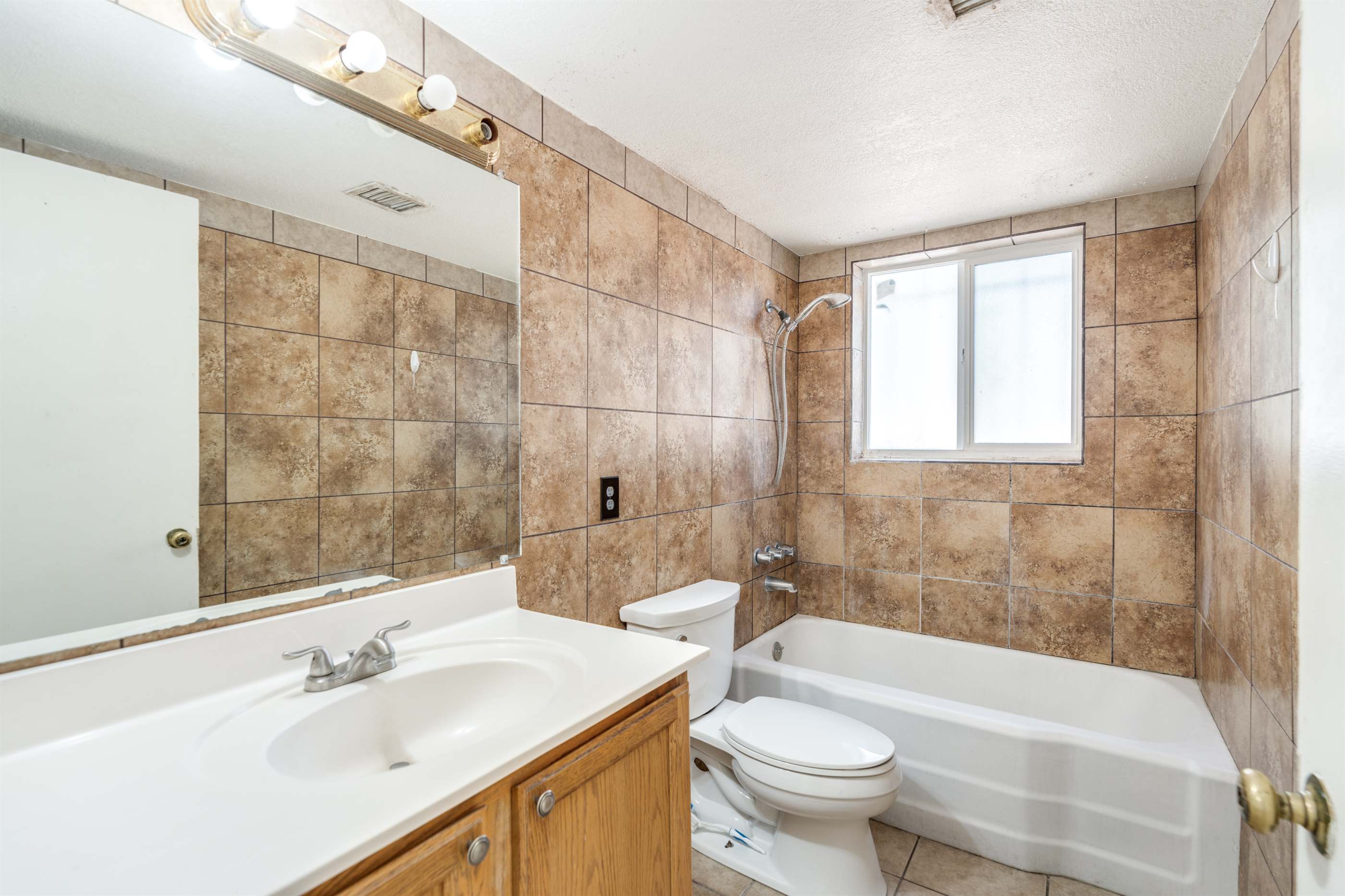 2715 E 23Rd Street, Tucson, AZ 85713