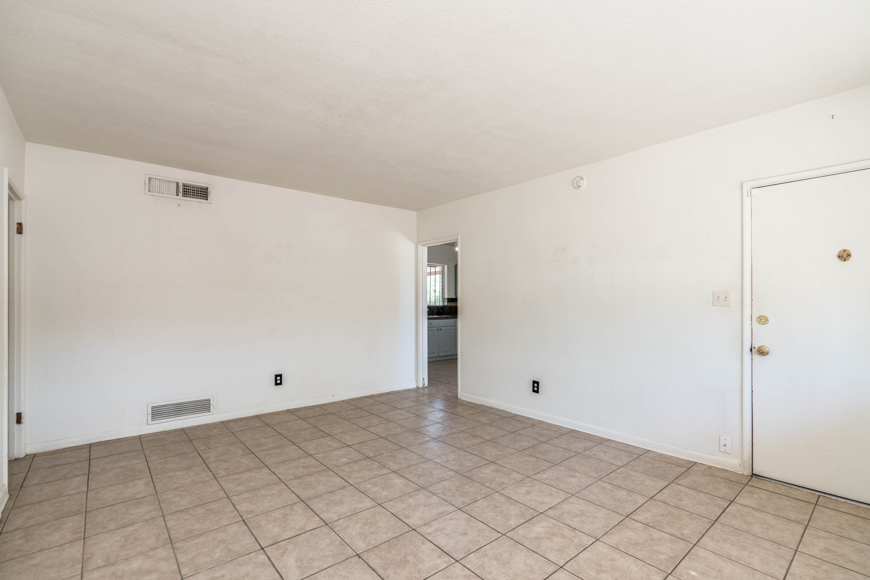 2715 E 23Rd Street, Tucson, AZ 85713