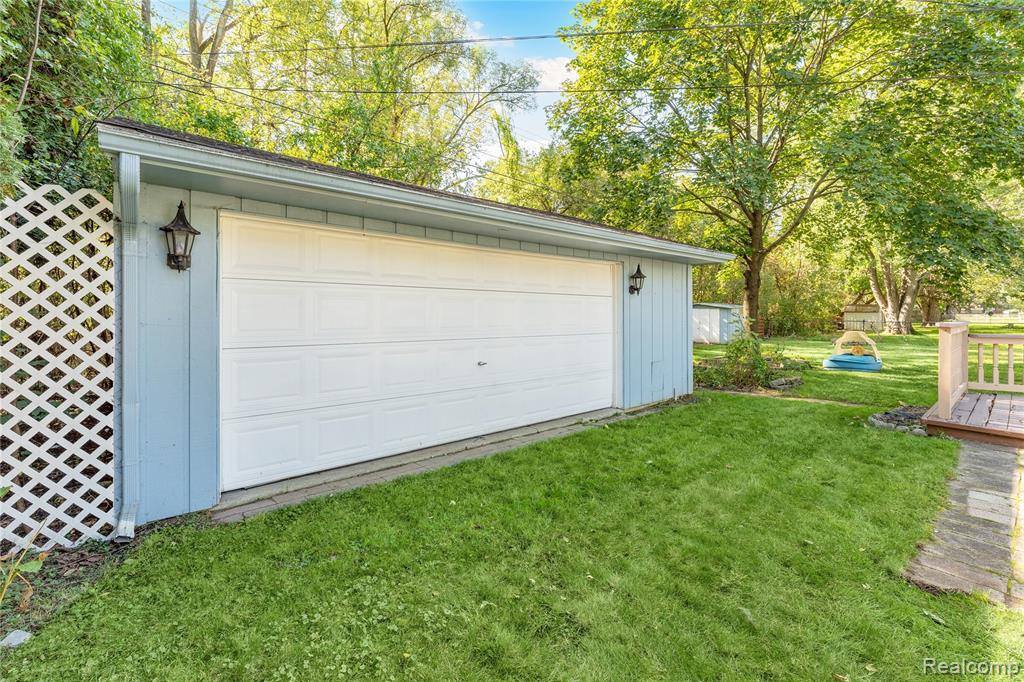 7730 Metz Drive, Shelby Township, MI 48316