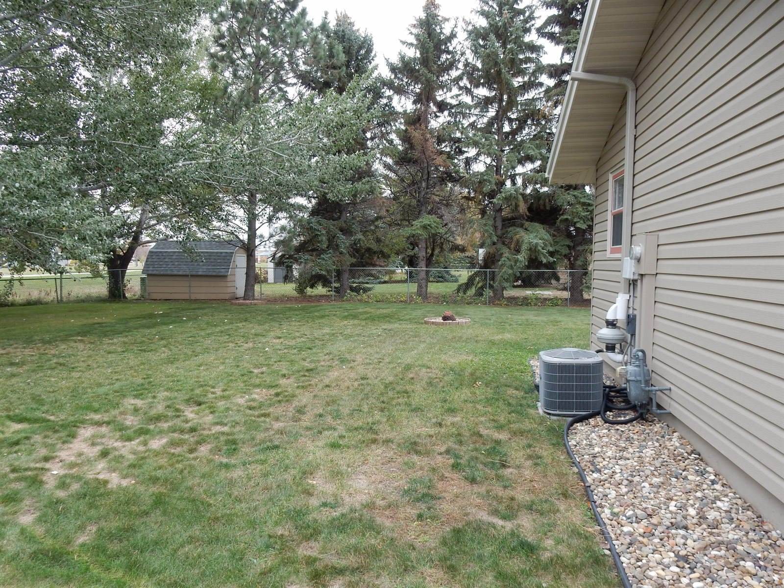 1513 Richmond Drive, Bismarck, ND 58504