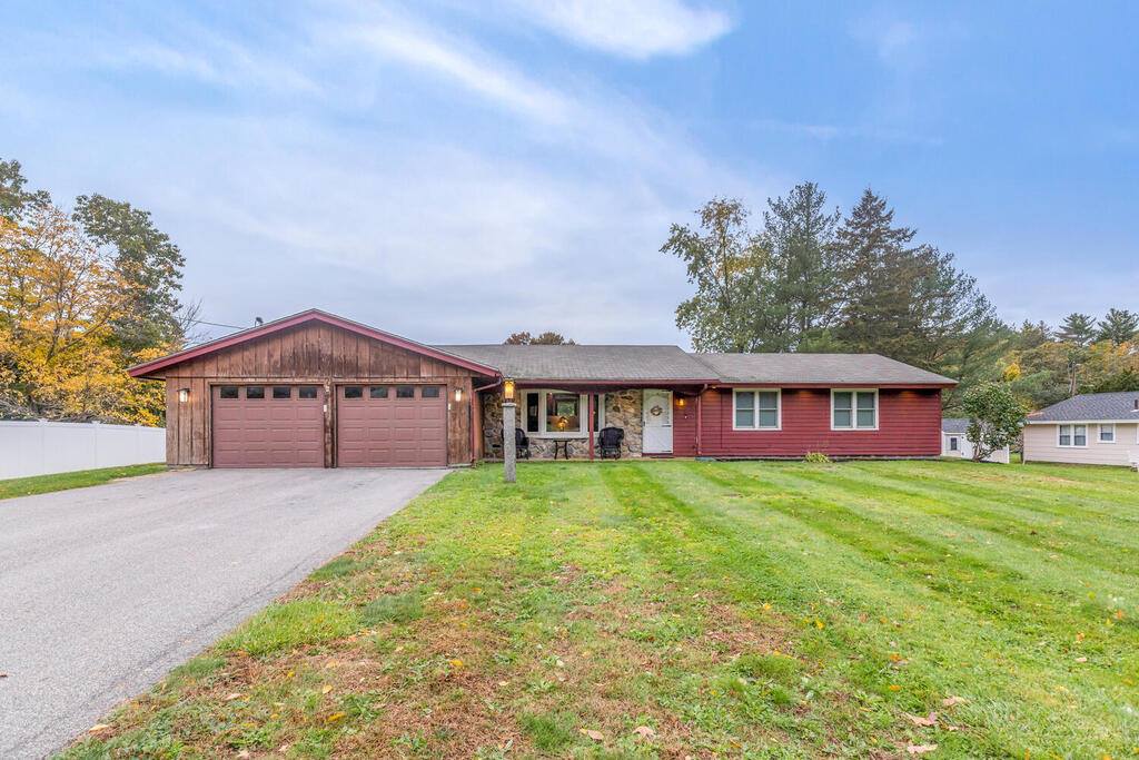 40 Allen LN, Ipswich, MA 01938