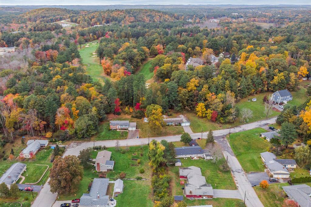 40 Allen LN, Ipswich, MA 01938