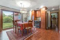 40 Allen LN, Ipswich, MA 01938